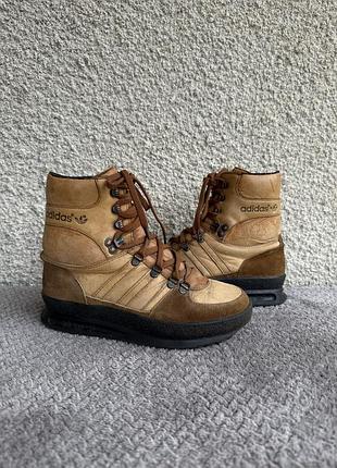 Трекінгові черевики adidas alaska vintage кросівки adidas gore tex