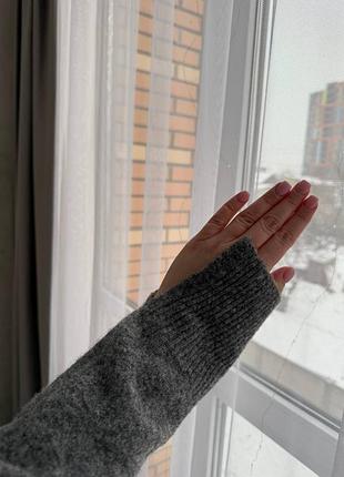 Стильний сірий светр 10