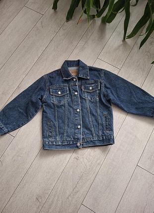 Джинсова куртка levi's синя