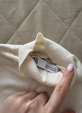 Жіночий гольф zara молочного кольору в рубчик, розмір s