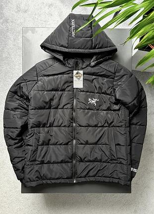 Куртка arc'teryx стьобана чорна з капюшоном