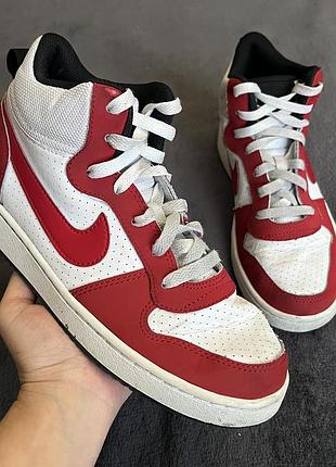 Чоловічі кросівки nike court borough mid gs. p. 39.