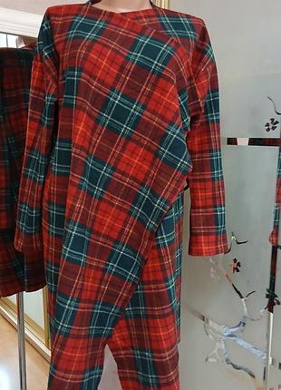 Легкий кардиган-накидка з асиметричним «водоспадним» коміром (waterfall collar) без ґудзиків та застібок