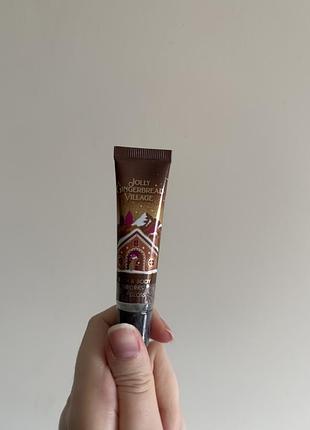 Бальзам для губ bath & body works jolly gingerbread village