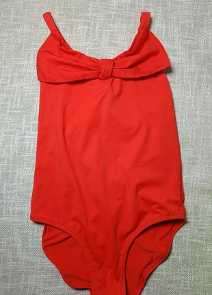 Цільний купальник zara для дівчинки
яскравий червоний купальник zara — стильний варіант для літнього відпочинку біля моря чи басейну! 
на 8 років