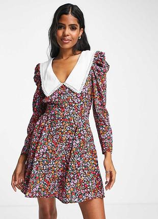 Коротка жіноча сукня asos design з квітковим принтом та комірцем