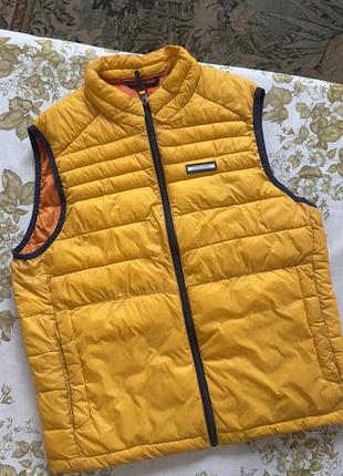 Чоловіча безрукавка pull&bear жовта стьобана