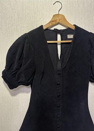 Стилтна сукня від asos 2
