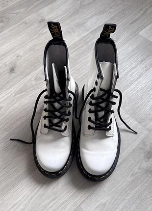 Ботинки dr. martens 1460 white smooth