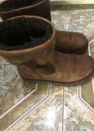 Уггі ugg коричневі шкіряні 34 розмір