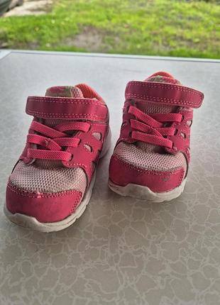 Кросівки nike для немовляти рожеві