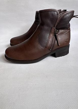 Шкіряні чобітки ugg