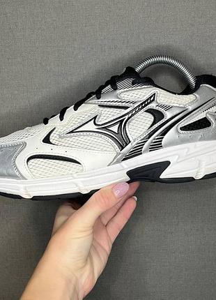 Кроссовки mizuno 42 р оригинал