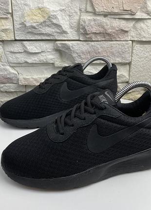 Жіночі кросівки nike tanjun