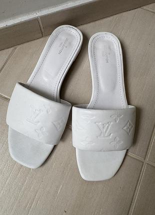 Продам шкіряні шльопанці louis vuitton 8
