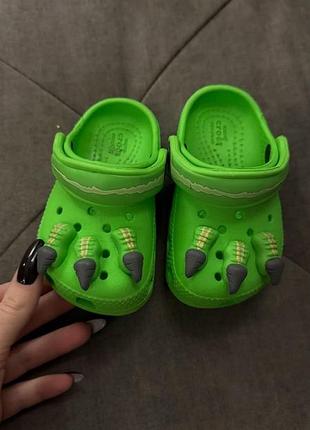 Дитячі сабо crocs зелені з декором кігті, розмір 19-21