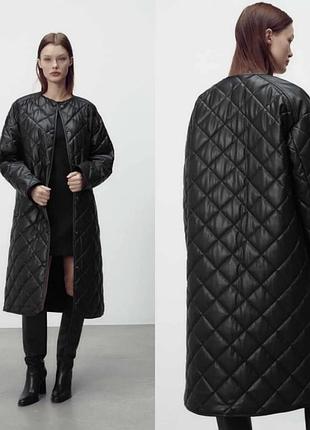 Жіноче стьобане пальто zara зі штучної шкіри чорне