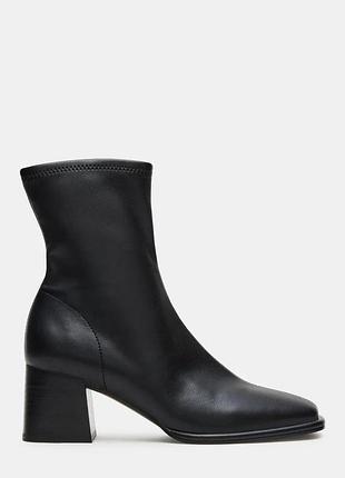 Ботильйони жіночі steve madden latches чорні шкіряні