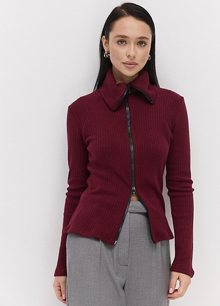 Жіноча кофта в рубчик на блискавці бордова