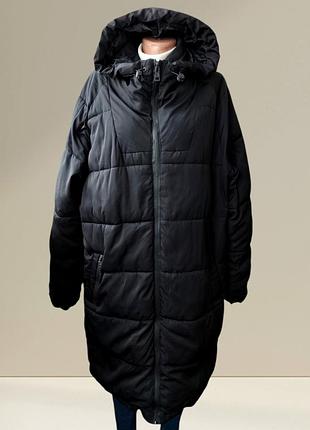 Оригинальное зимнее женское пальто-пуховик от бренда bershka.