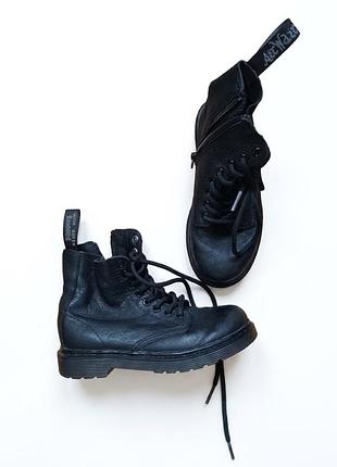 Культовые ботинки dr. martens kids