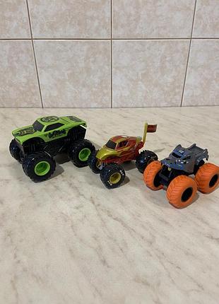 Набір машинок hot wheels monster trucks позашляховики 3 шт