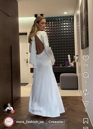 Довга сукня mora біла з відкритою спиною з шовку