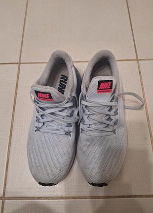 Кросівки жіночі nike air zoom structure 22