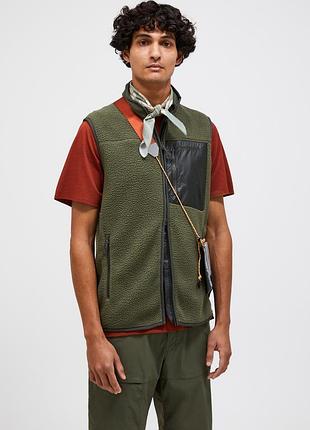 Фірмовий флісовий жилет жилетка peak performance pile vest pine needle