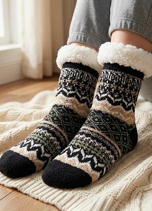 Зимові теплі шкарпетки махрові з хутром чорні one size 32-37р. 3655 антиковзкі утеплені для дівчаток з орнаментом пухнасті плюшеві носочки
