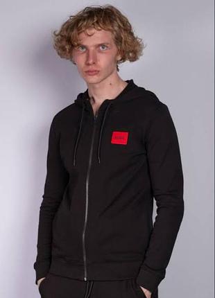 Фірмова олімпійка чоловіча hugo boss,чорного кольору,розмір m
