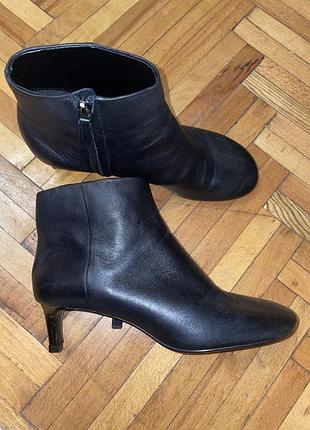 Кожаные ботильоны massimo dutti (оригинал), р. 39
