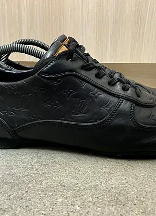 Вінтажні шкіряні кеди louis vuitton black monogram embossed leather lace up sneakers
