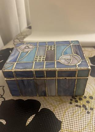 Вітражна шкатулка для прикрас у стилі чарльза ренні макінтоша (charles rennie mackintosh).
