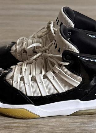 Кроссовки jordan max aura p 40.5 оригинал
