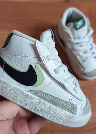 Оригинальные nike р22 длина стельки по факту 14см