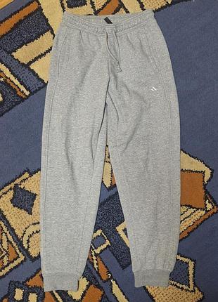 Спортивные теплые штаны adidas р xs