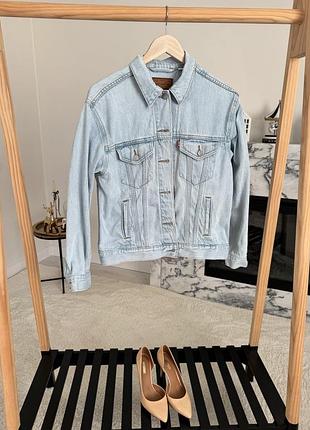 Джинсова куртка levi's світло-блакитна