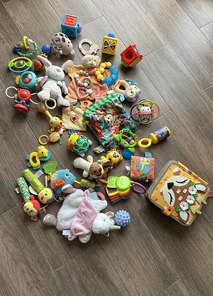 Продам дитячі іграшки для малюка fisher price, набір гризунці, брязкальця