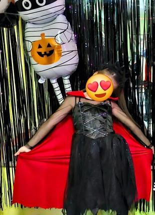 Сукня королеви вампірів на helloween від hm на 134/140