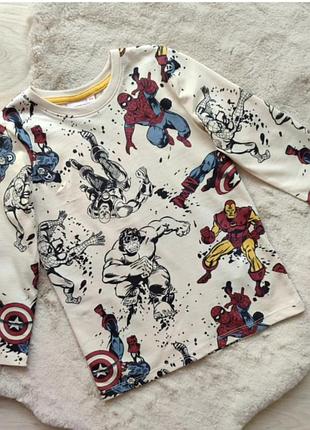 Бежевий лонгслів з героями marvel для хлопчика