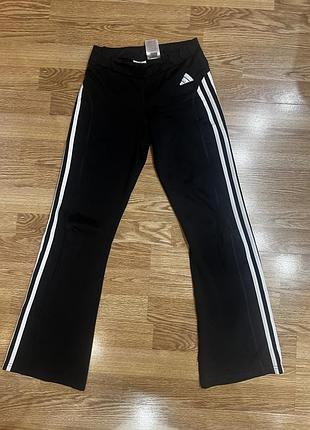Спортивные штаны клеш adidas оригинал на рост 152 см (11-12 лет)