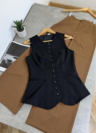Жилет h&m.