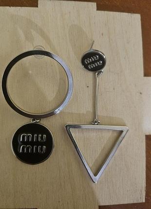 Сережки жіночі miu miu сріблясті з чорною емаллю
