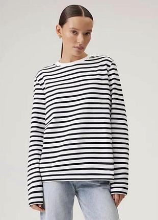 Лонгслів жіночий zara білий у чорну смужку розмір 34
