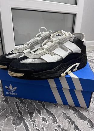 Кросівки чоловічі adidas шкіряні замшеві зимові 45 розмір, є нюанс подерті задніки