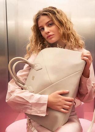 Дорожня сумка для жінок oriflame lumina weekender bag бежева