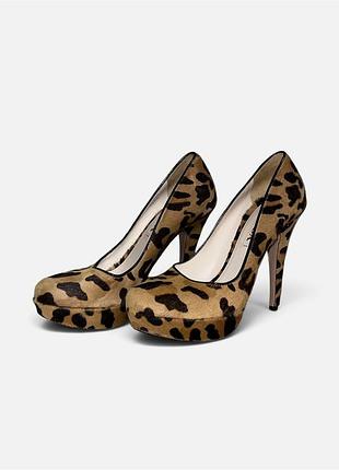 Туфлі-лодочки prada з натурального ворсу поні, леопардовий принт, р. 38.5 (оригінал) з пильником