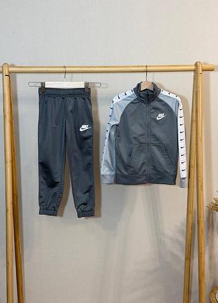 Костюм nike на 4-5 років з утепленням