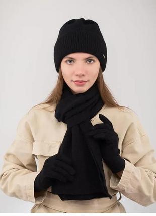 Чорна шапочка з ангорою 20%
флісова смужка